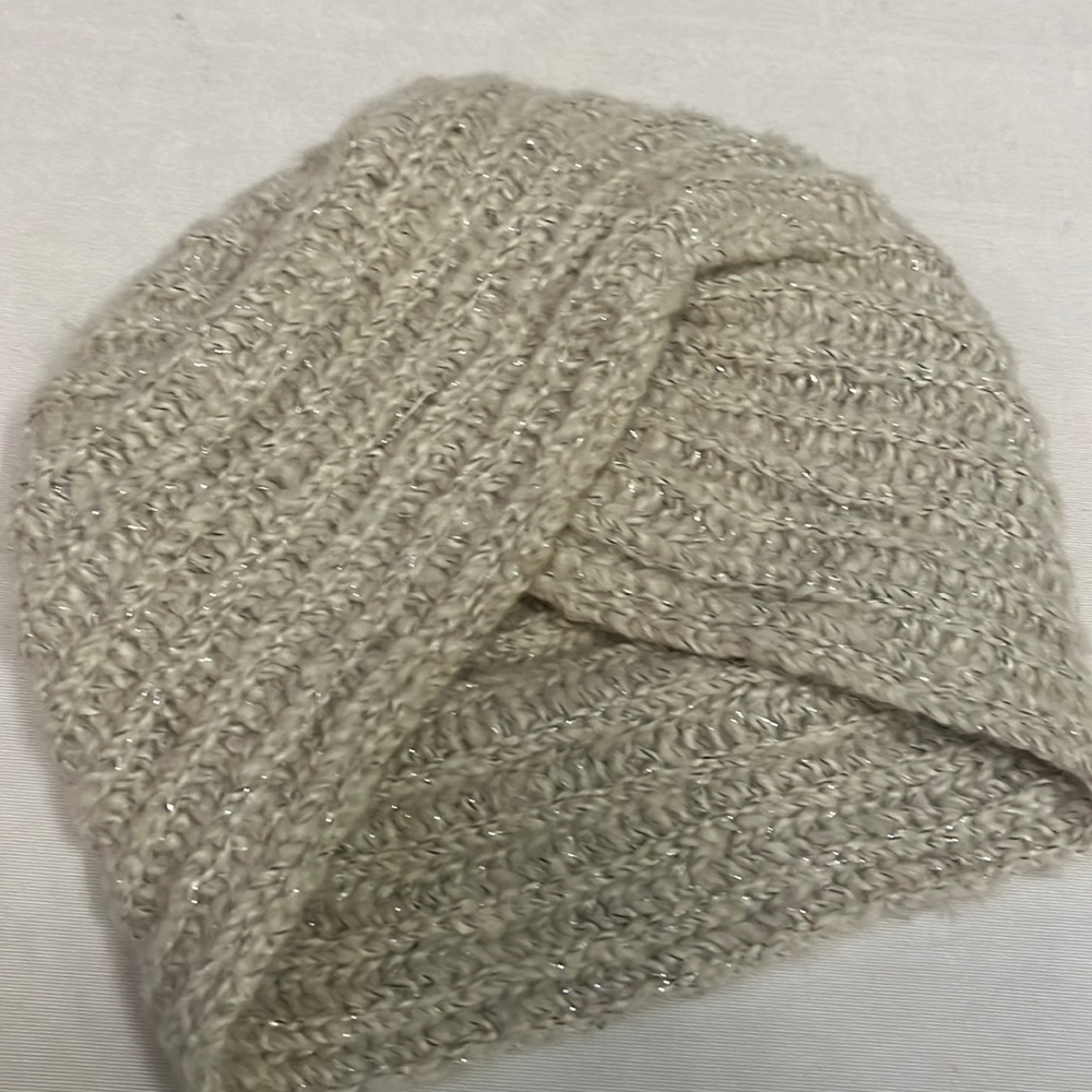 Betsey Johnson Silver Ivory Metallic Knit Turban Beanie Hat OS EUC